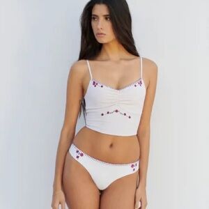 NWOT Frankie’s Bikinis Jasmine Embroidered Bikini Set ♥️ Small